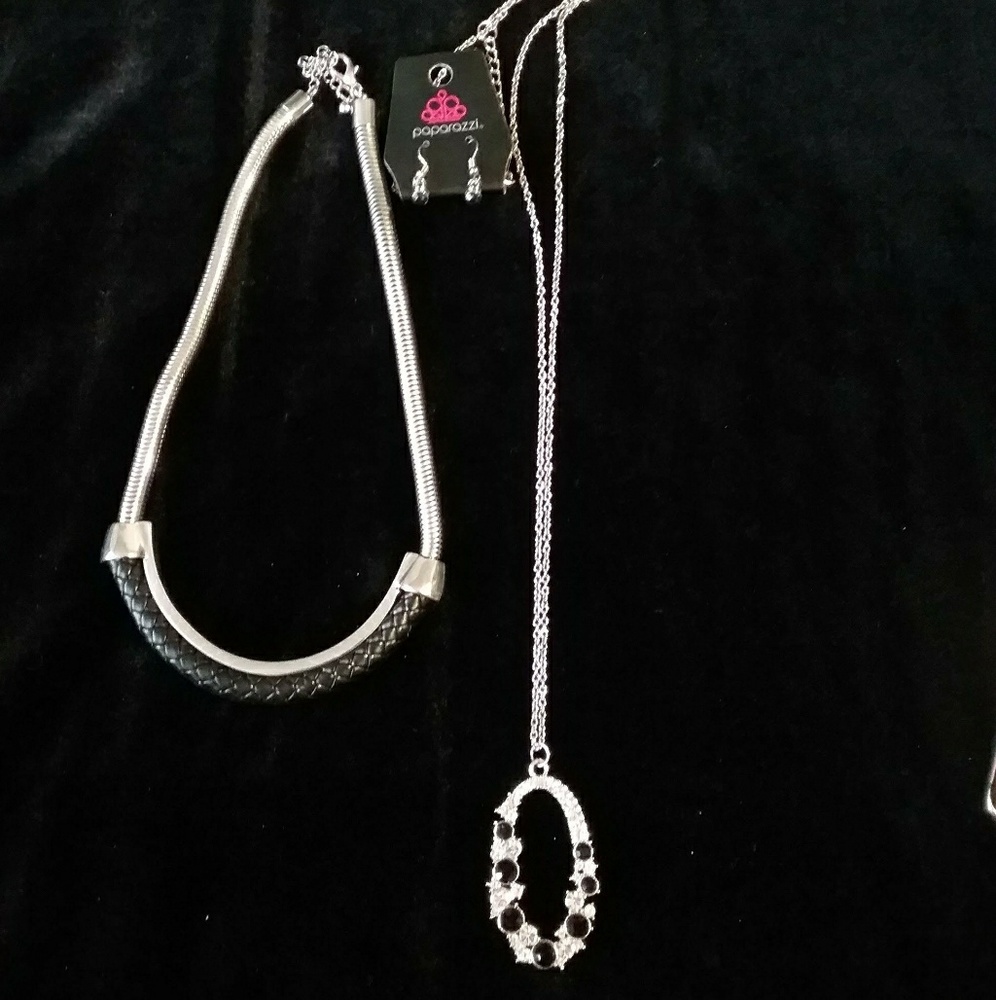 Bundle of 2 necklaces